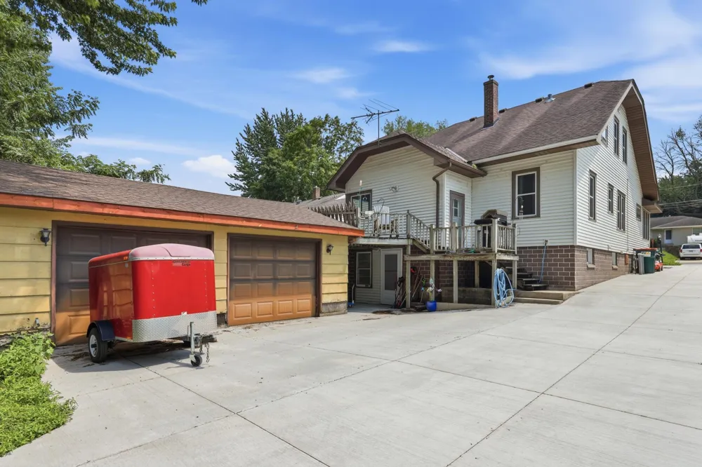 120 Park Place W Norwood Young America, MN 55368
