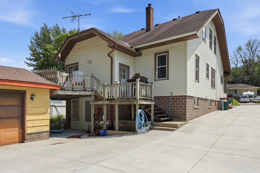 120 Park Place W Norwood Young America, MN 55368