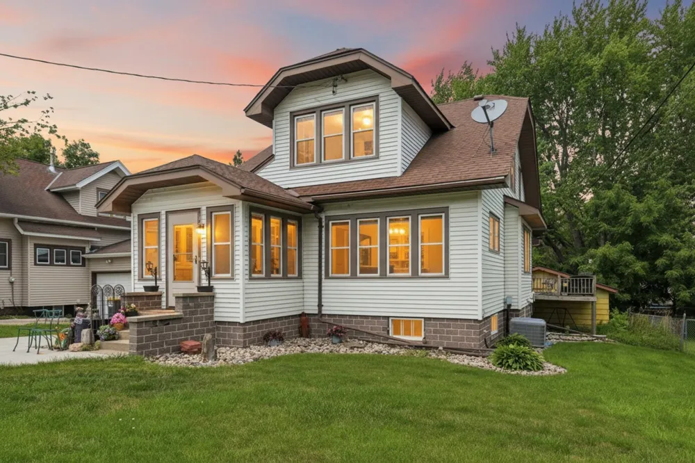 120 Park Place W Norwood Young America, MN 55368
