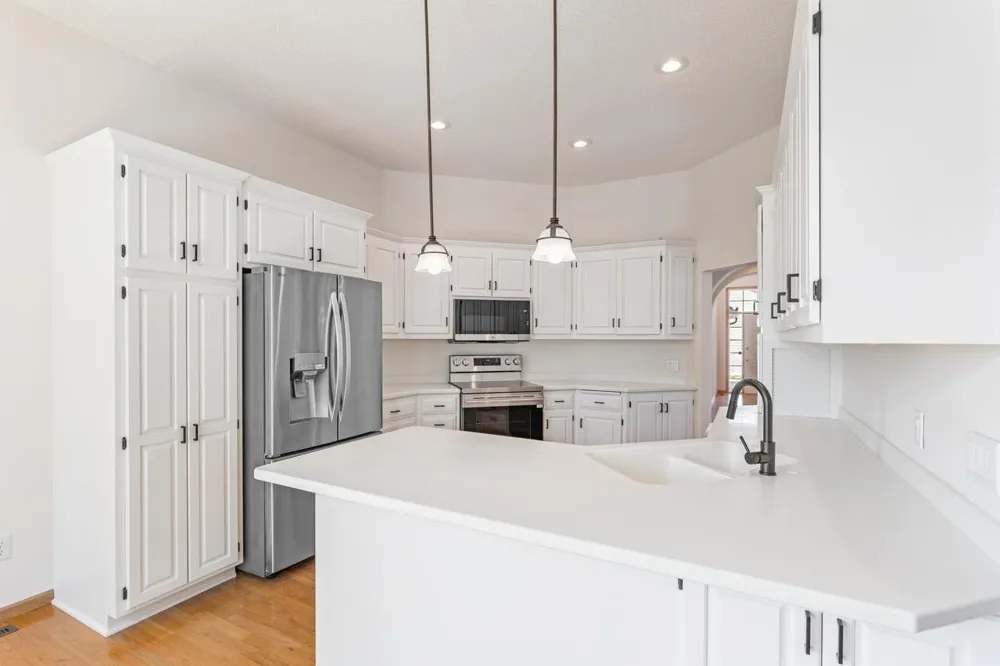 10471 Spyglass Drive Eden Prairie, MN 55347