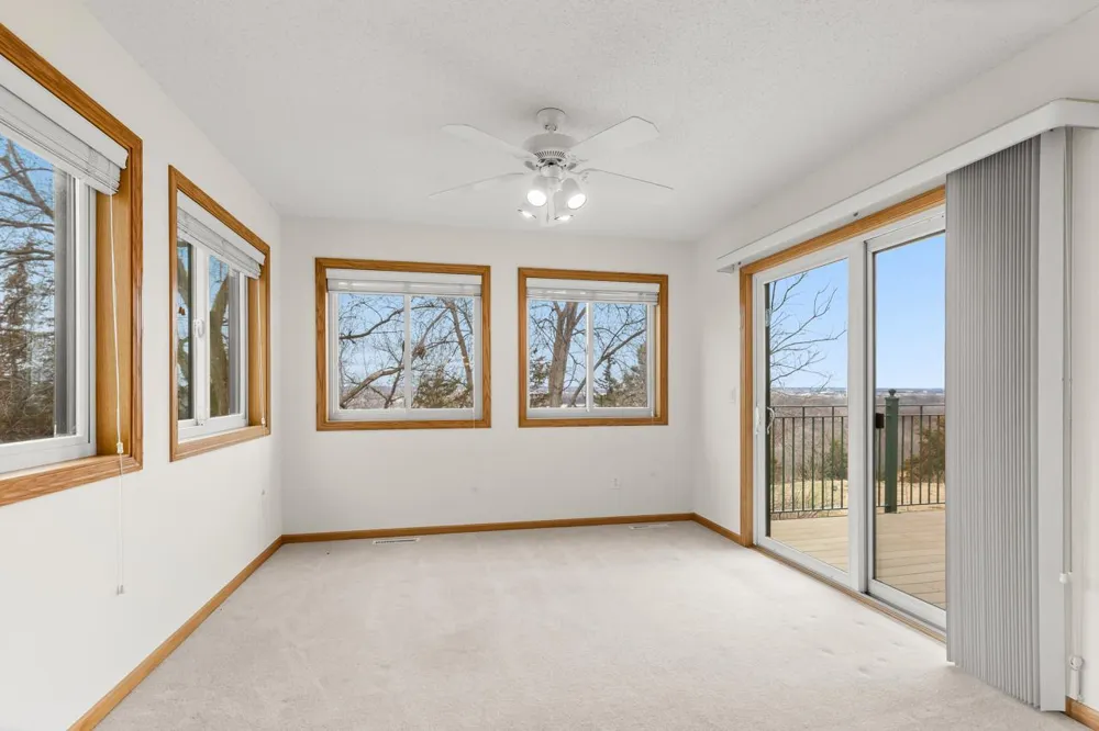10471 Spyglass Drive Eden Prairie, MN 55347