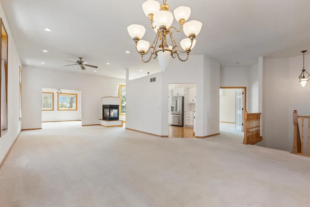 10471 Spyglass Drive Eden Prairie, MN 55347