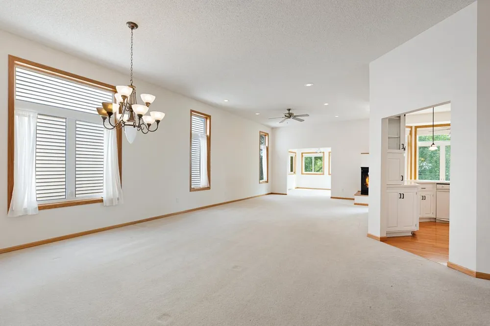 10471 Spyglass Drive Eden Prairie, MN 55347