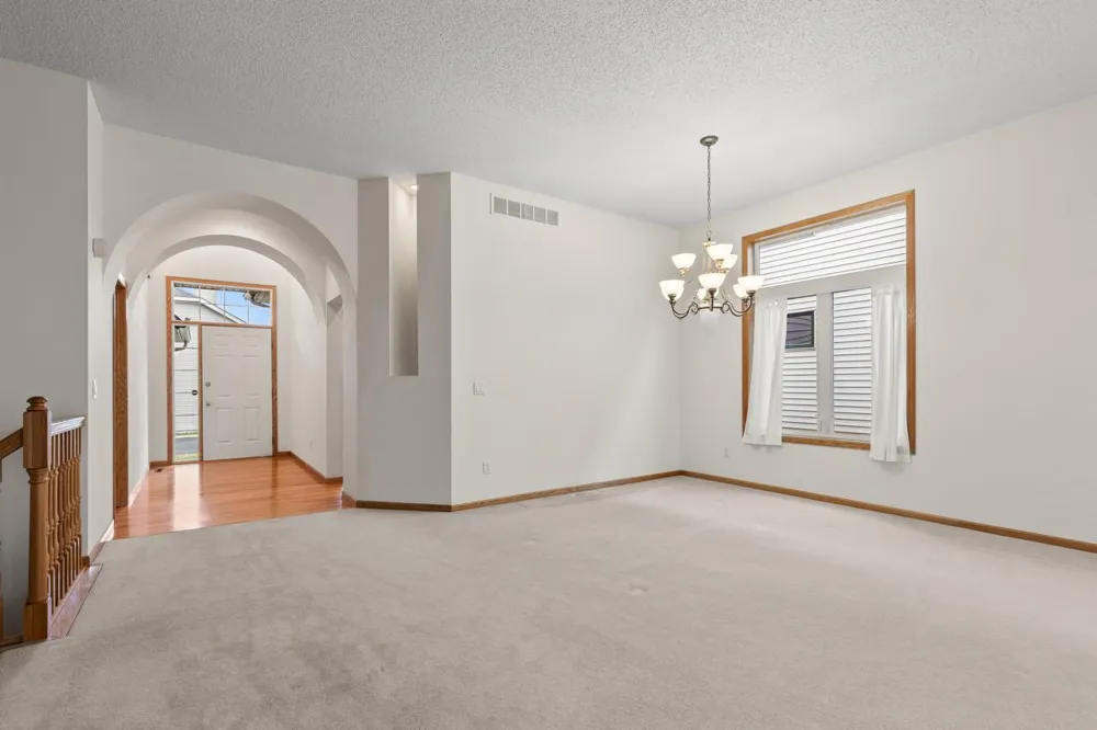 10471 Spyglass Drive Eden Prairie, MN 55347
