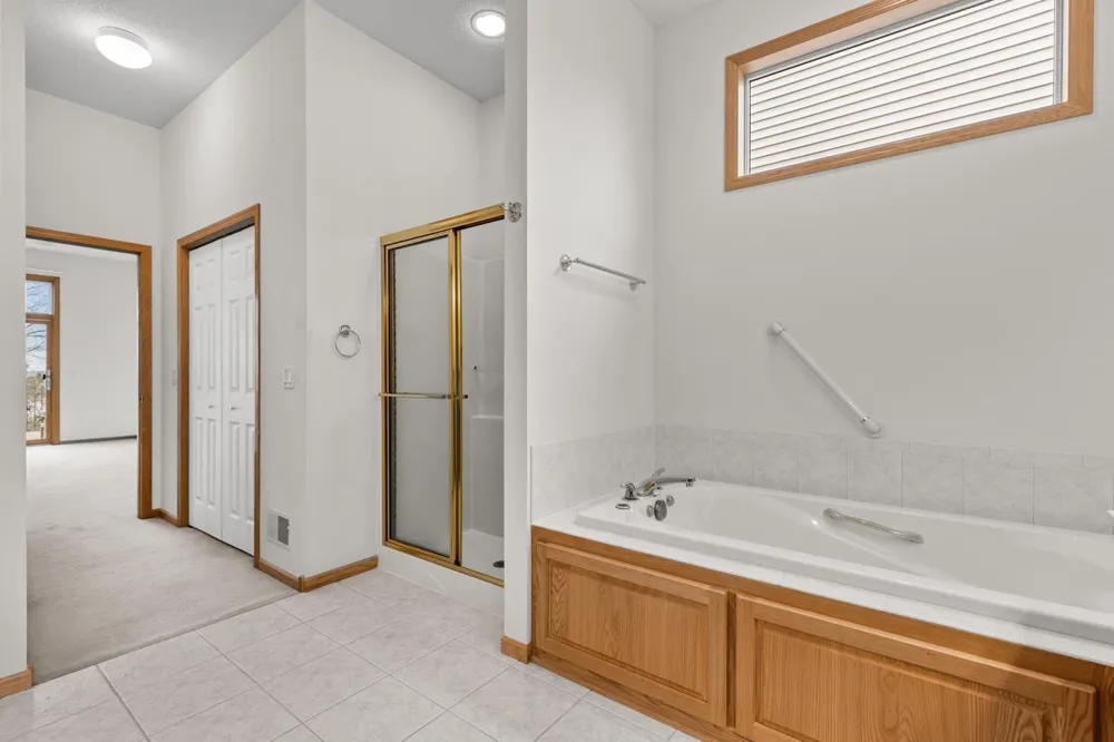 10471 Spyglass Drive Eden Prairie, MN 55347
