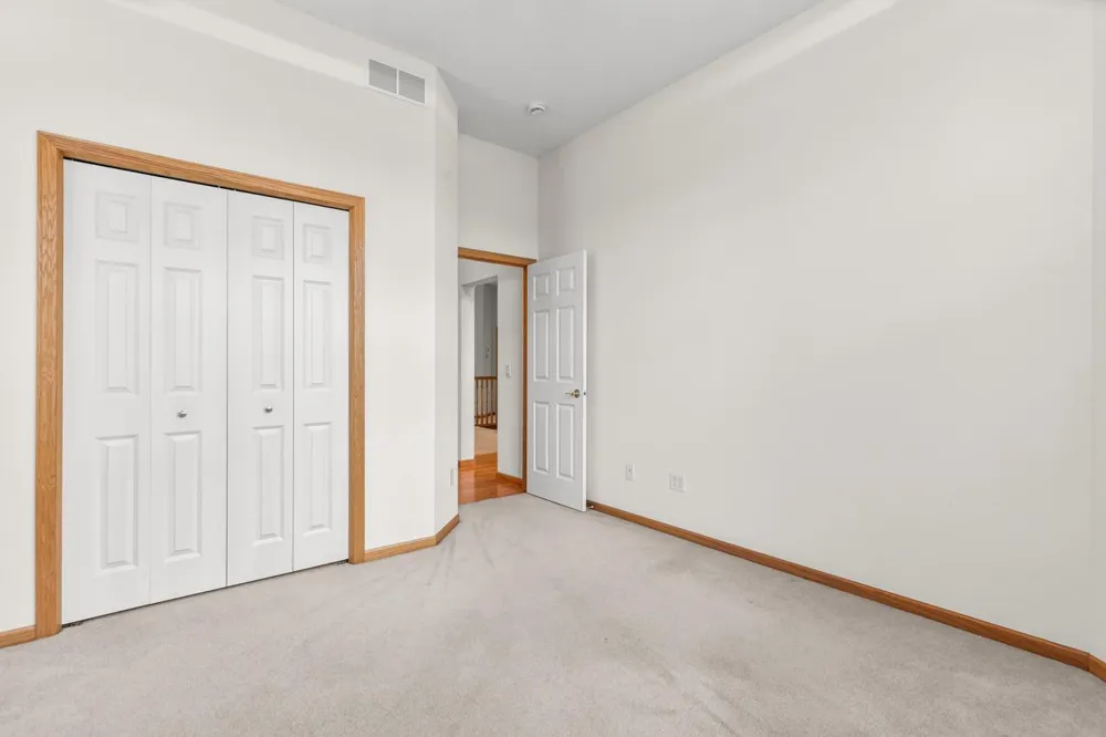 10471 Spyglass Drive Eden Prairie, MN 55347