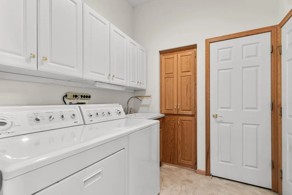10471 Spyglass Drive Eden Prairie, MN 55347
