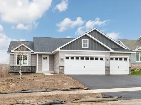 648 Hawthorne Lane
