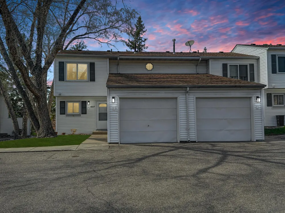 607 E Burnsville Parkway #13 Burnsville, MN 55337