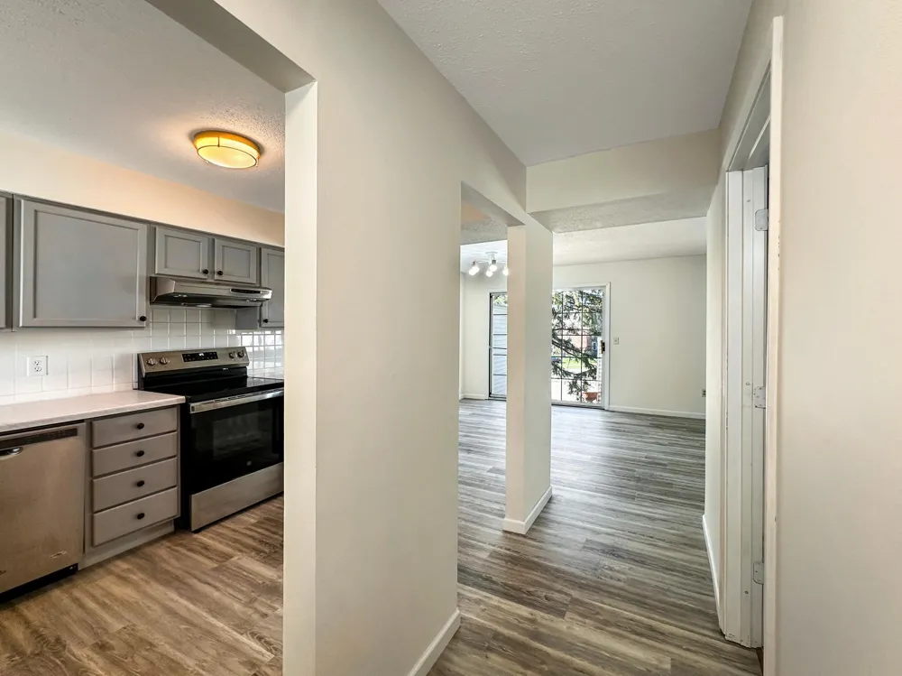 607 E Burnsville Parkway #13 Burnsville, MN 55337