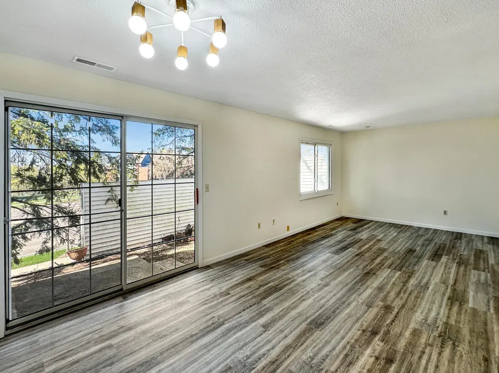 607 E Burnsville Parkway #13 Burnsville, MN 55337