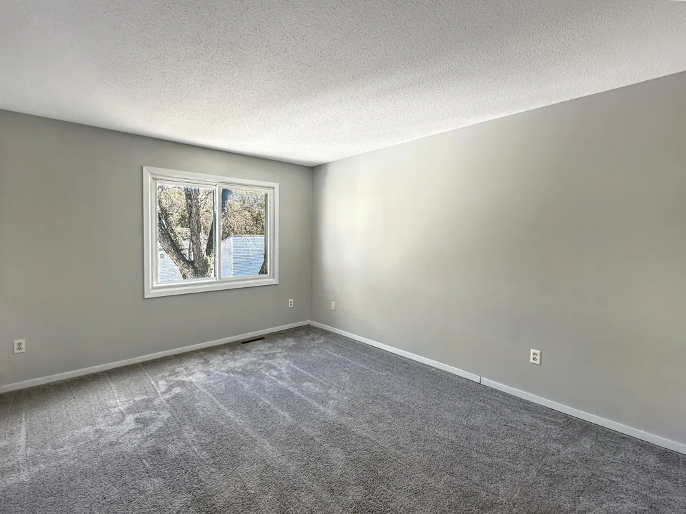607 E Burnsville Parkway #13 Burnsville, MN 55337