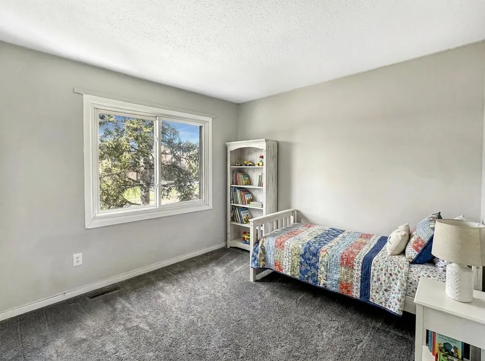 607 E Burnsville Parkway #13 Burnsville, MN 55337