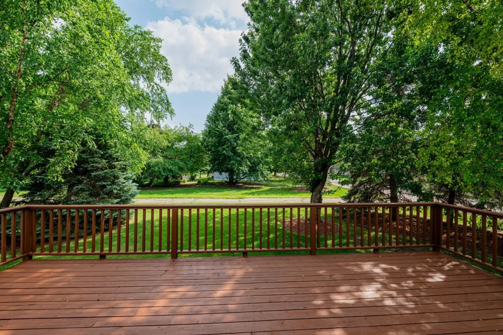 1449 Aretz Court Victoria, MN 55386