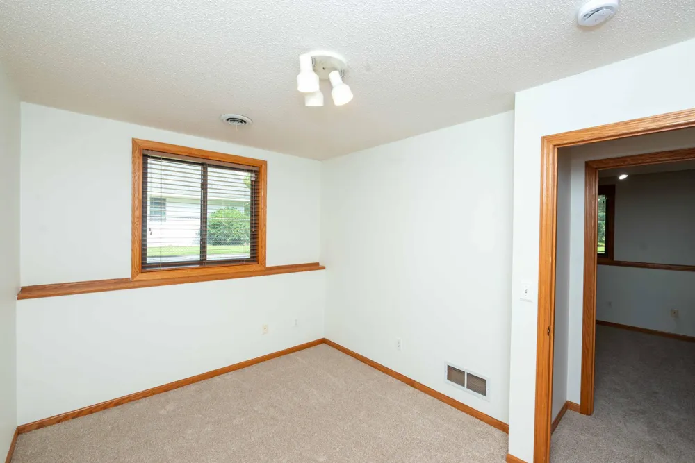 1449 Aretz Court Victoria, MN 55386