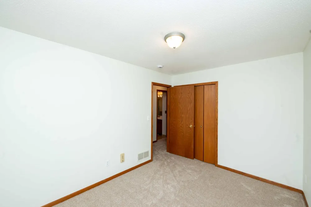1449 Aretz Court Victoria, MN 55386