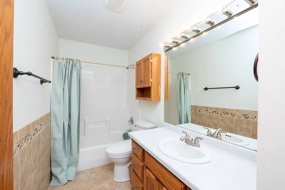 1449 Aretz Court Victoria, MN 55386