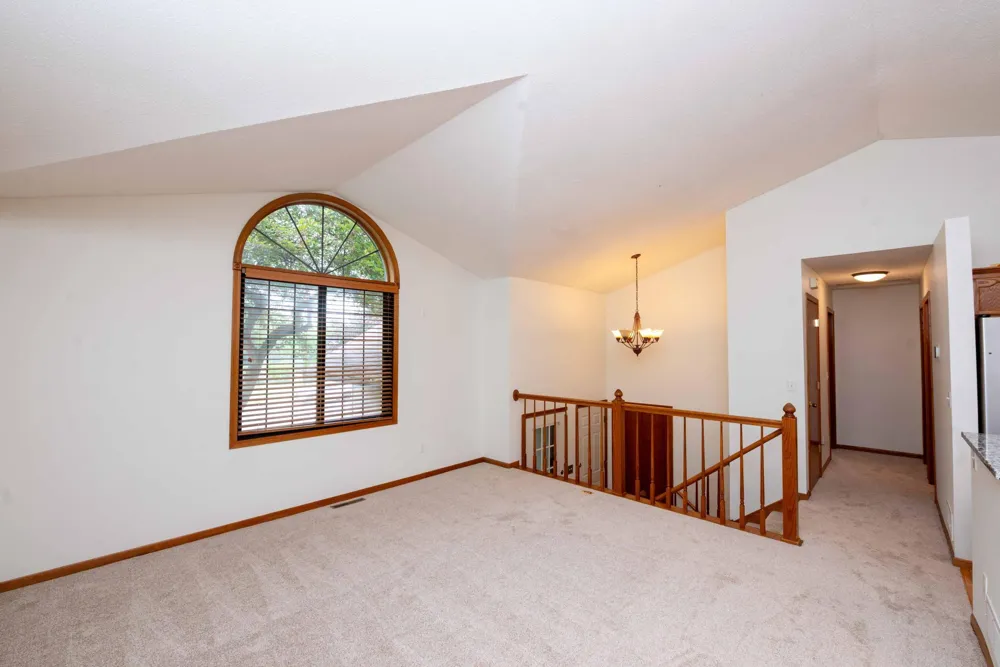 1449 Aretz Court Victoria, MN 55386