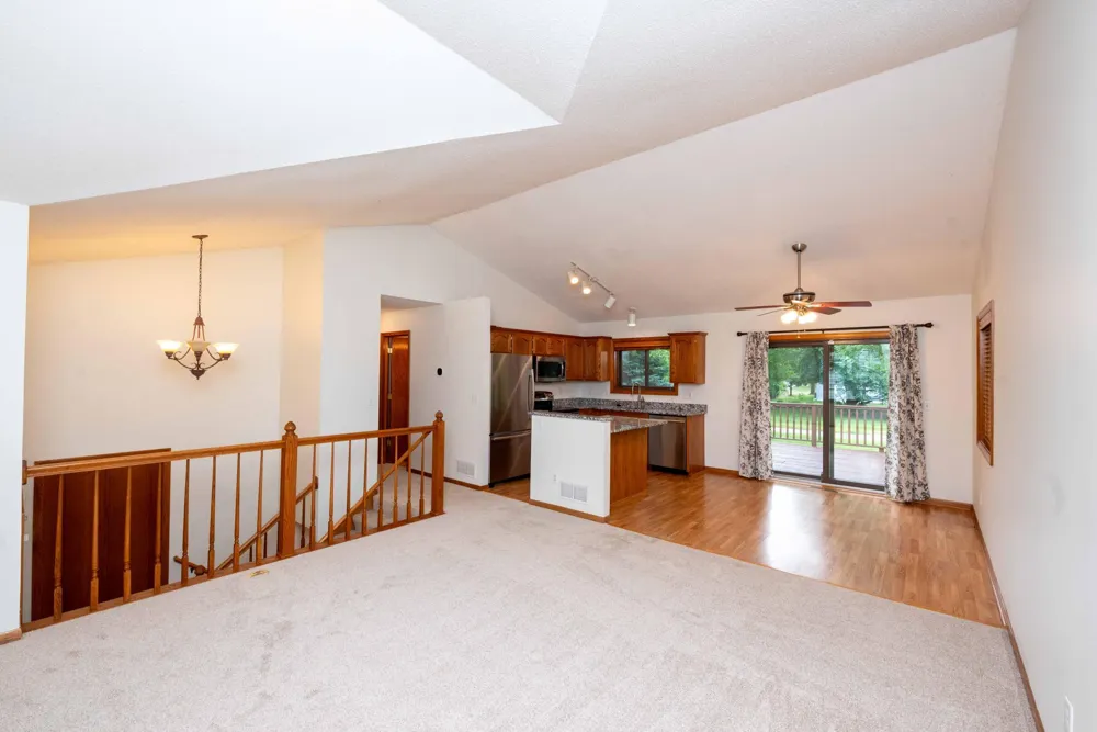 1449 Aretz Court Victoria, MN 55386