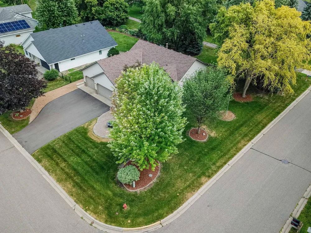 1449 Aretz Court Victoria, MN 55386