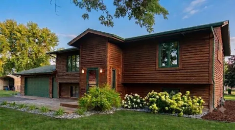 24 Bluffview Court