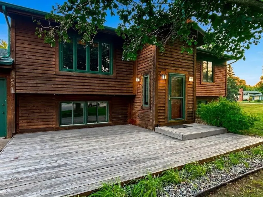 24 Bluffview Court Lake City, MN 55041