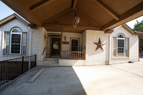 880 Cliffs Drive #2
