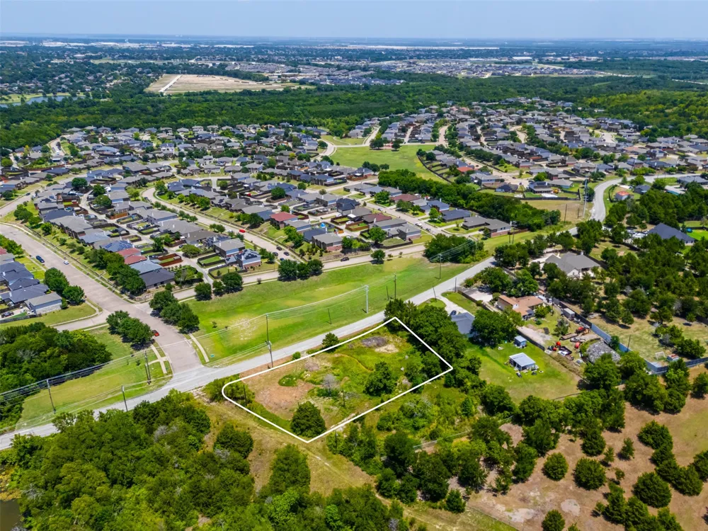 916 Mckenzie Road Balch Springs, TX 75181