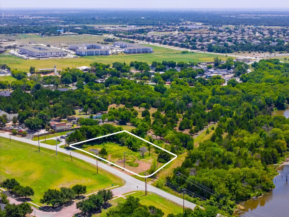 916 Mckenzie Road Balch Springs, TX 75181
