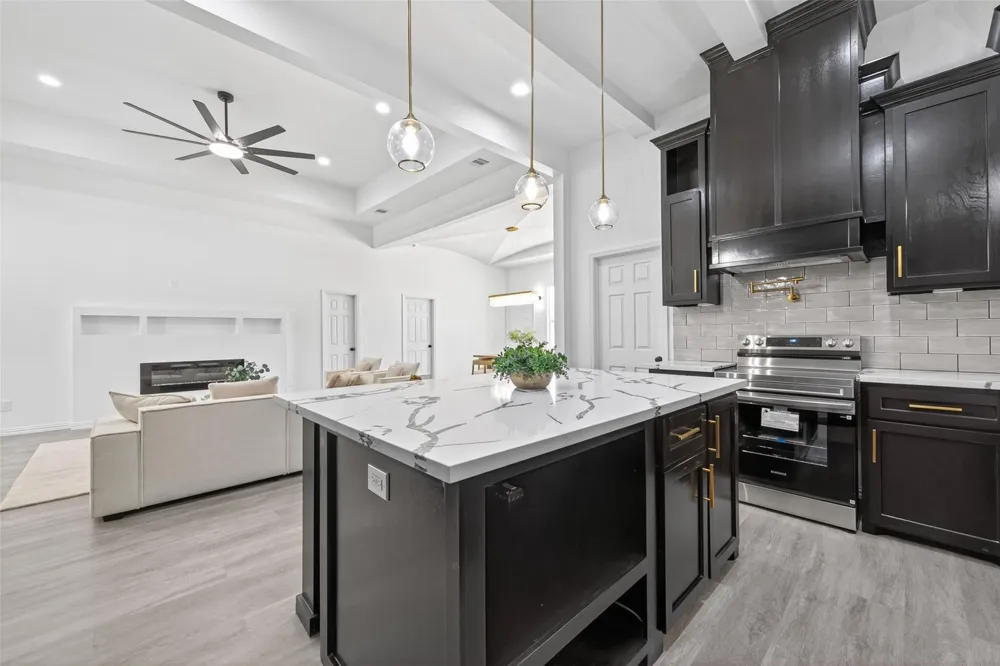 1014 Exotic Pine Drive Huffman, TX 77336