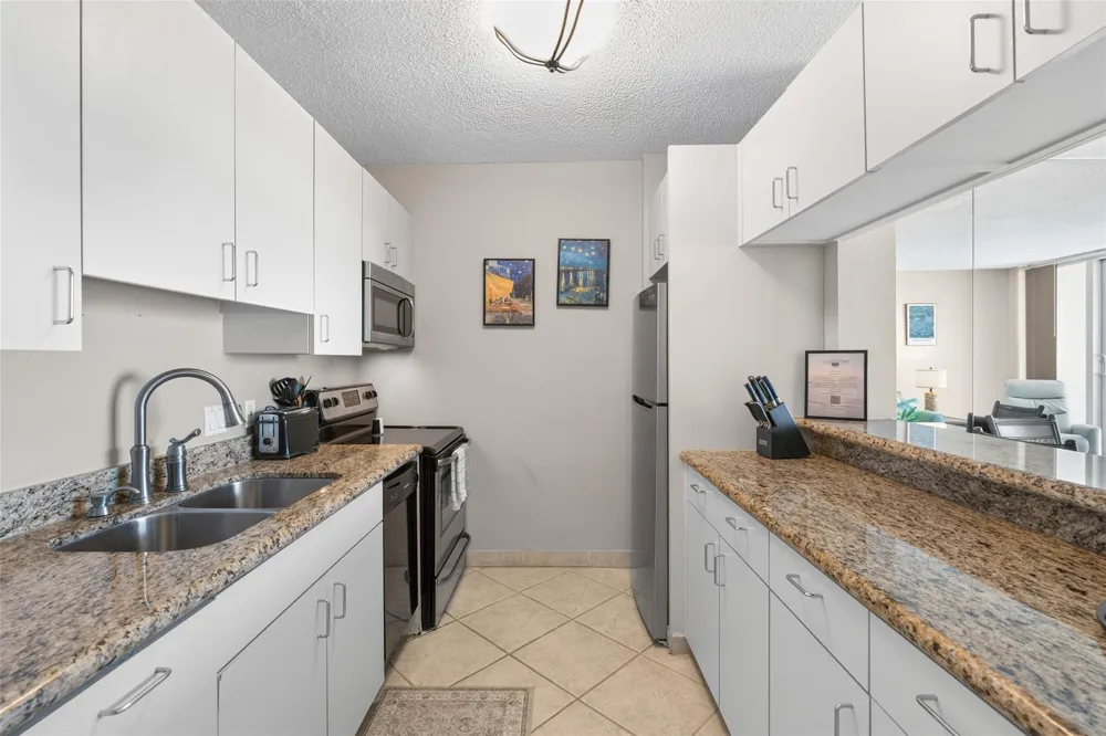 1401 E Beach Drive #809 Galveston, TX 77550