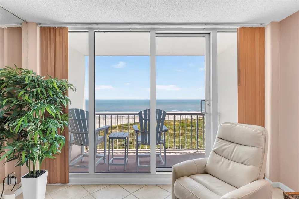1401 E Beach Drive #809 Galveston, TX 77550
