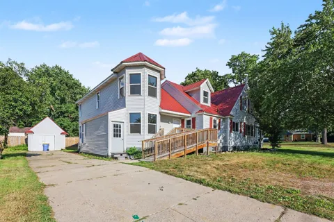 631 3 Mile Road NE