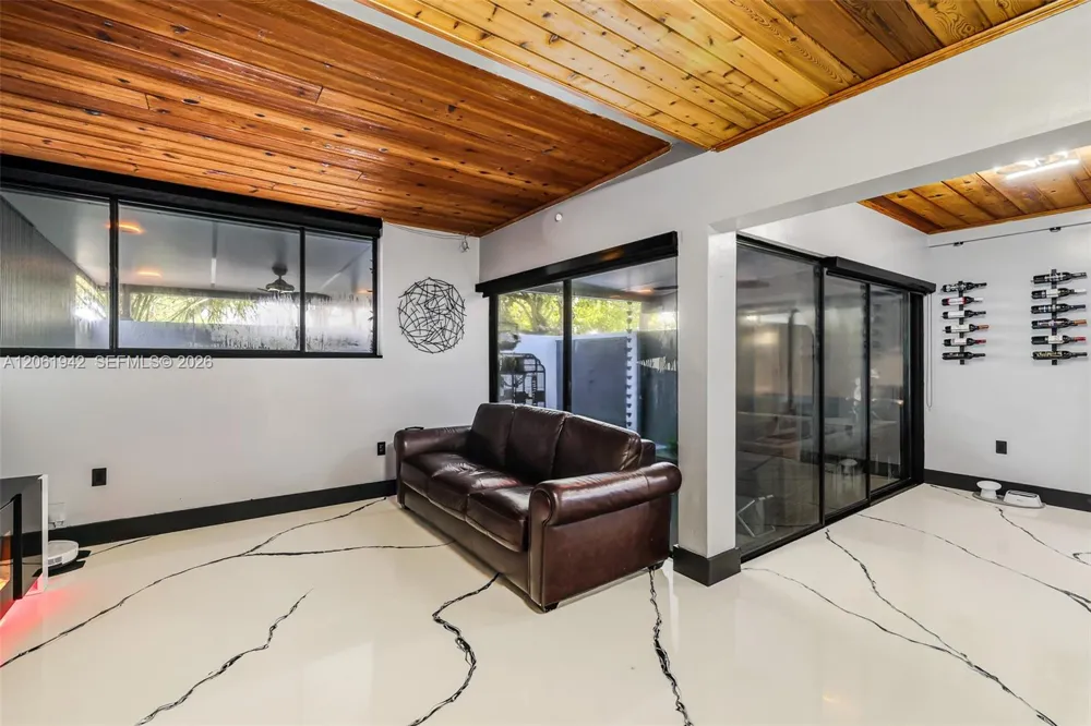 6402 Windmill Gate Rd Miami Lakes, FL 33014
