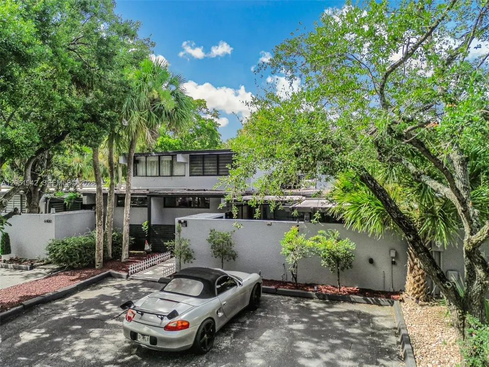 6402 Windmill Gate Rd Miami Lakes, FL 33014