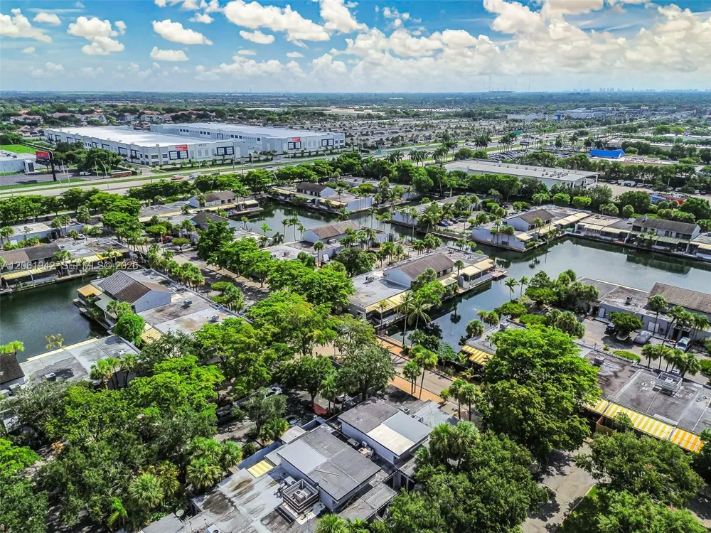 6402 Windmill Gate Rd Miami Lakes, FL 33014