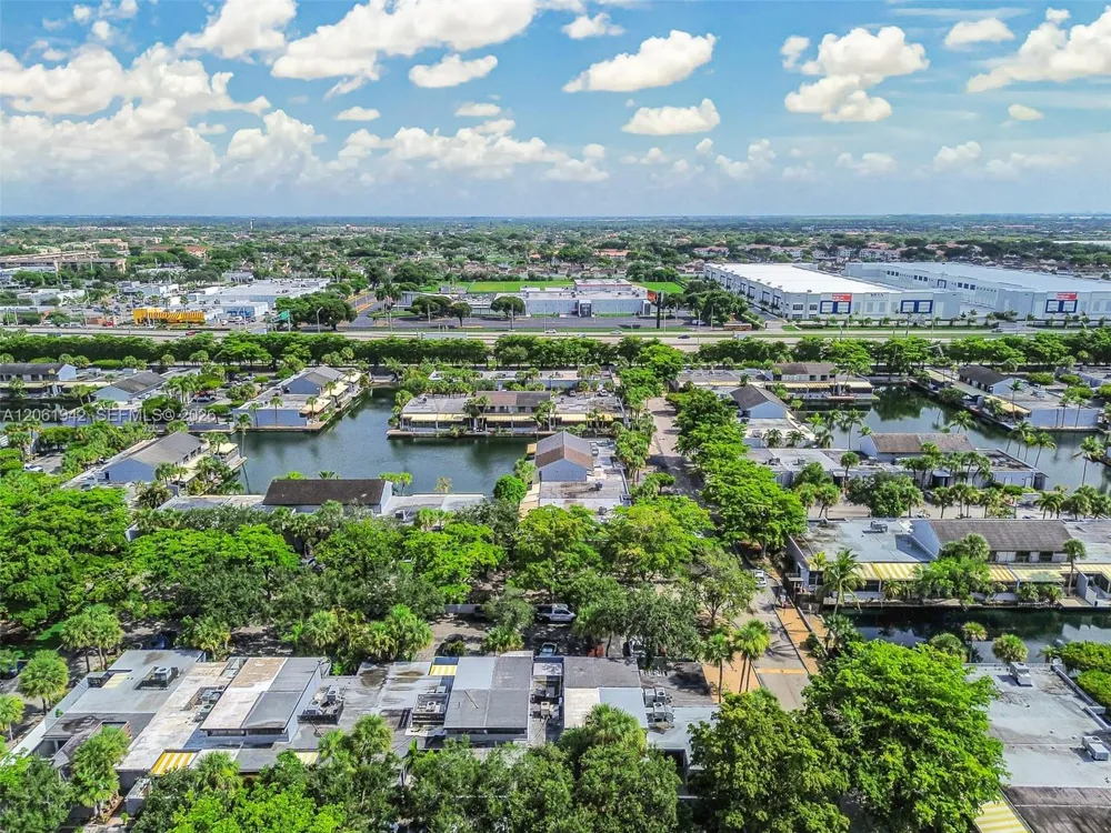 6402 Windmill Gate Rd Miami Lakes, FL 33014