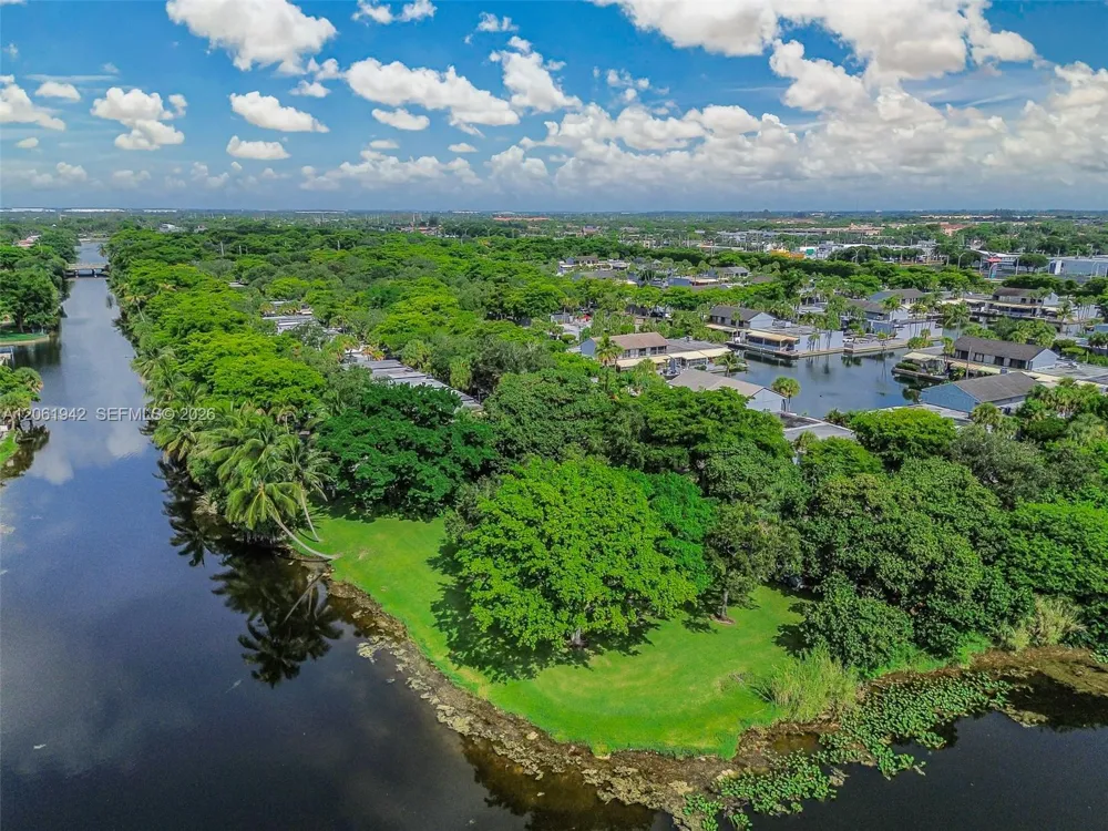 6402 Windmill Gate Rd Miami Lakes, FL 33014