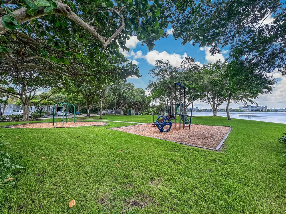 6402 Windmill Gate Rd Miami Lakes, FL 33014
