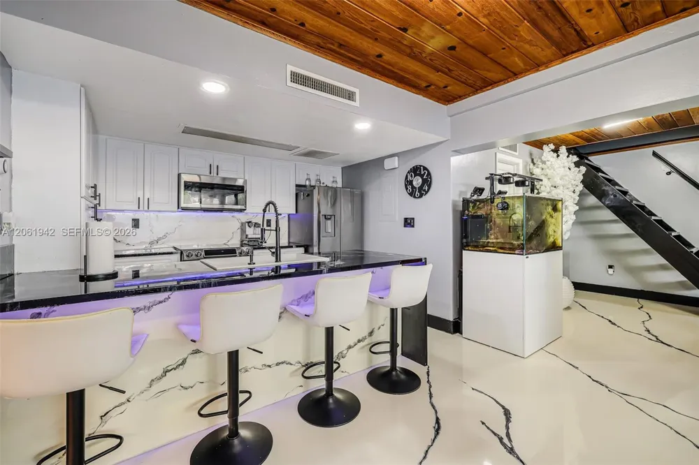 6402 Windmill Gate Rd Miami Lakes, FL 33014