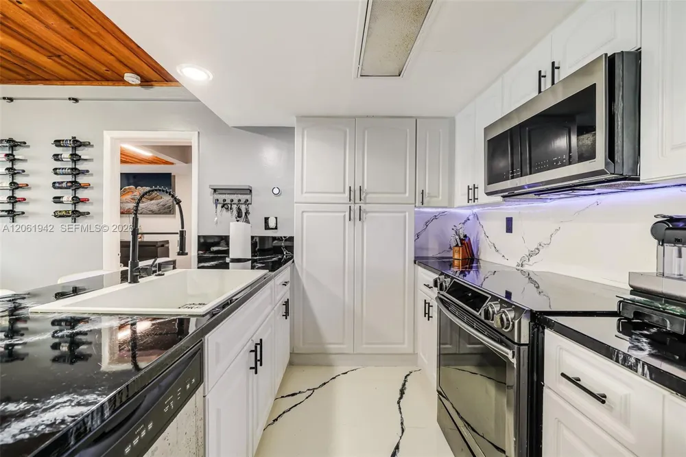 6402 Windmill Gate Rd Miami Lakes, FL 33014