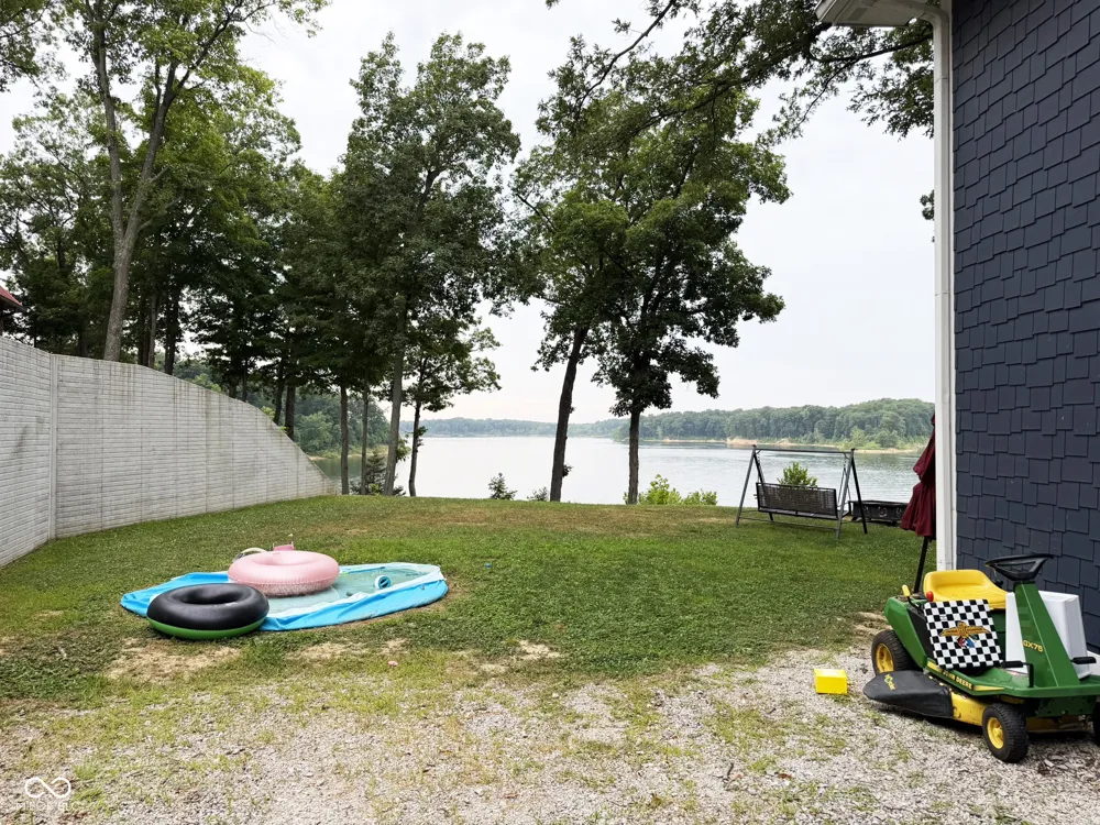 2370 S Oak Drive Rockville, IN 47872