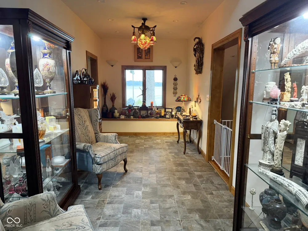 2370 S Oak Drive Rockville, IN 47872
