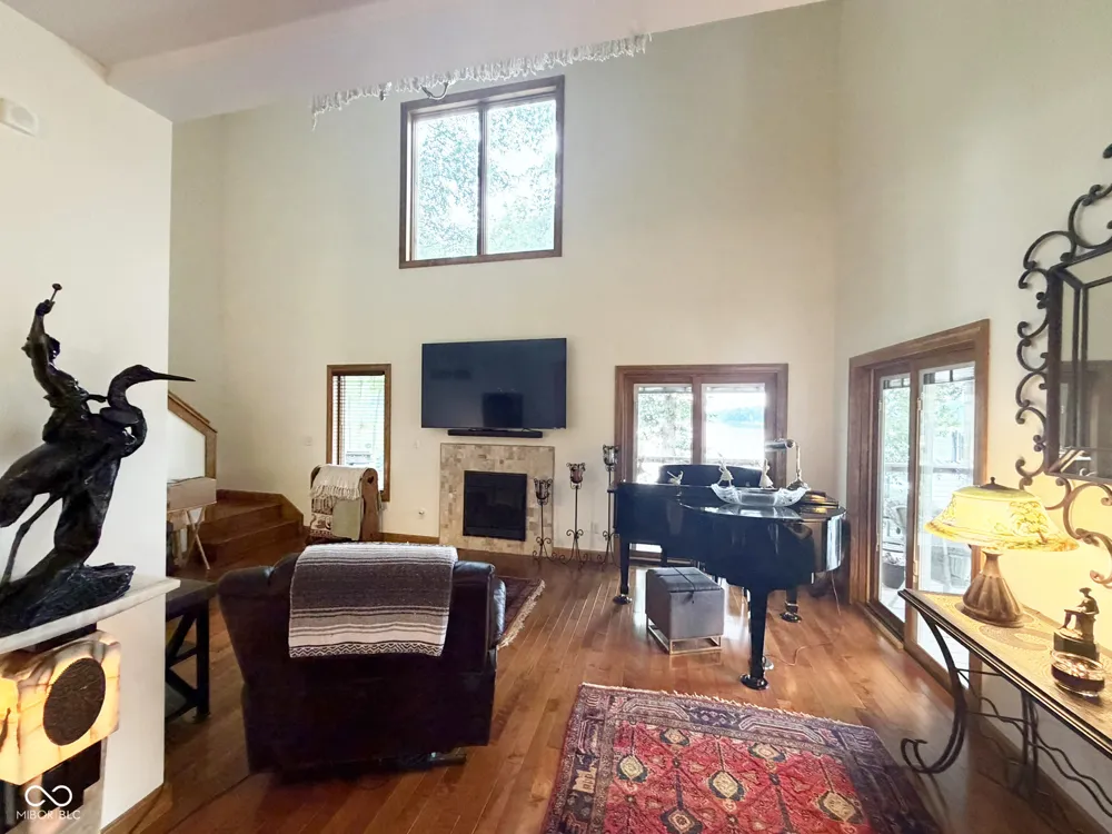 2370 S Oak Drive Rockville, IN 47872