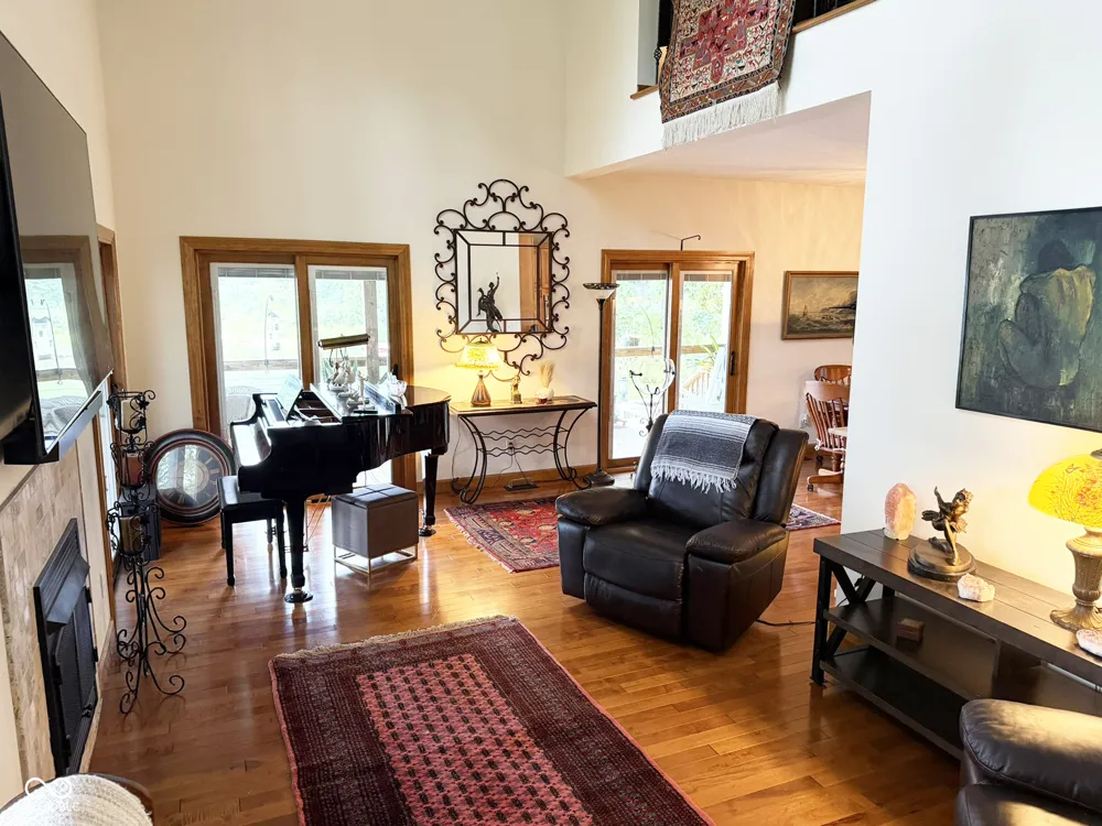 2370 S Oak Drive Rockville, IN 47872