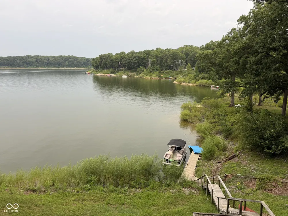 2370 S Oak Drive Rockville, IN 47872