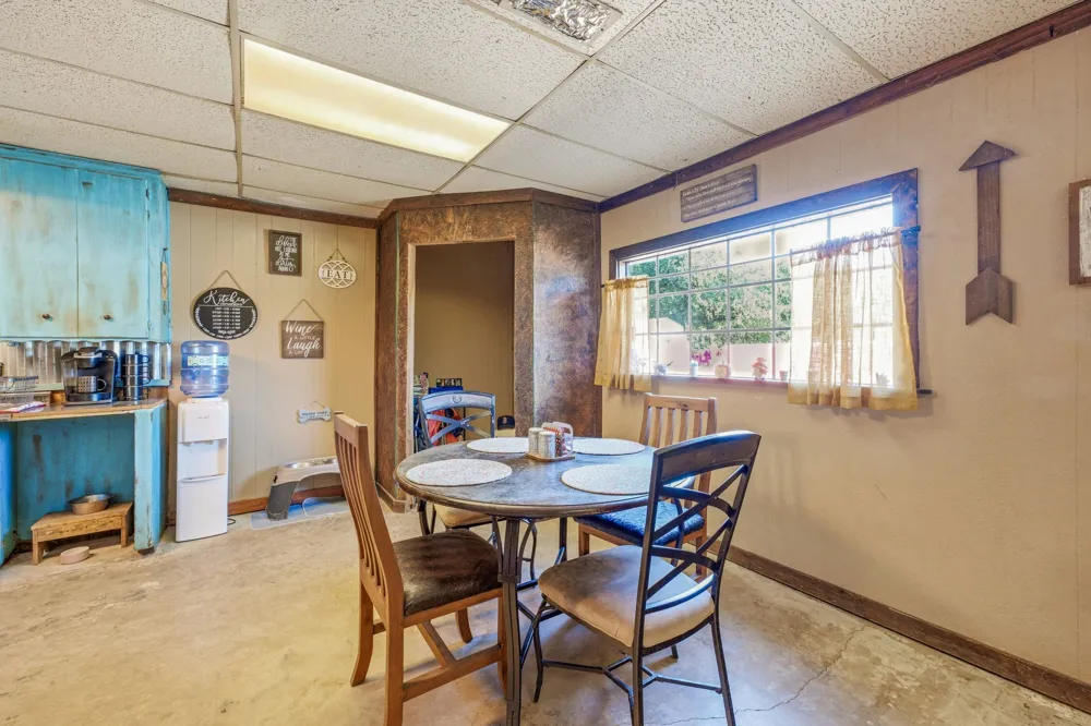 609 E Labadie Avenue De Leon, TX 76444