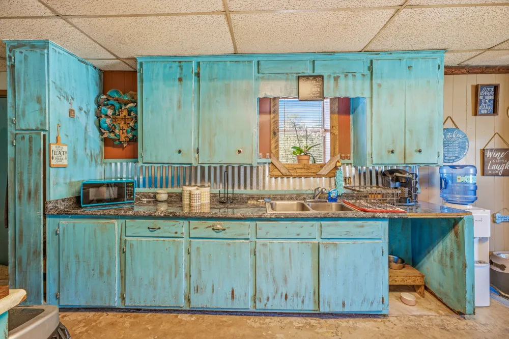 609 E Labadie Avenue De Leon, TX 76444
