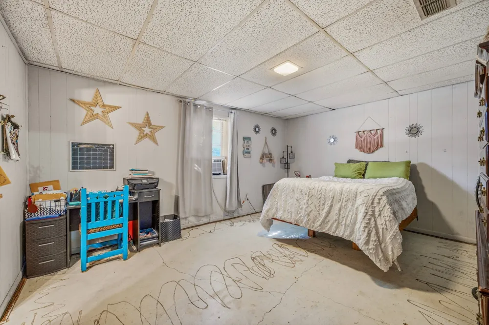 609 E Labadie Avenue De Leon, TX 76444