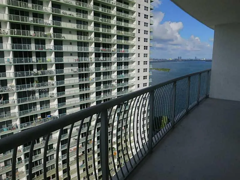 1750 BAYSHORE DR #2909 Miami, FL 33132